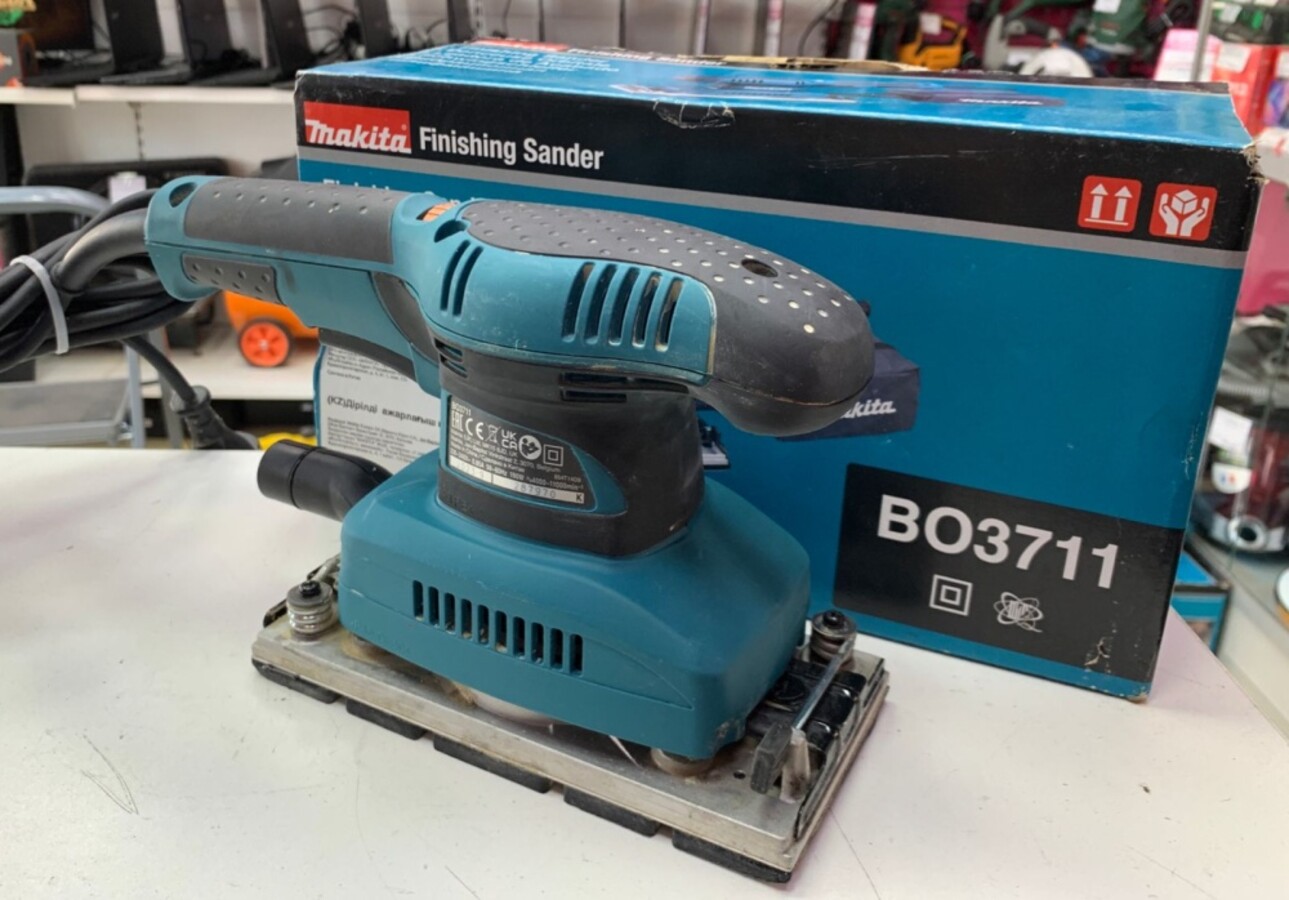 Шлифмашина Makita BO3711¶