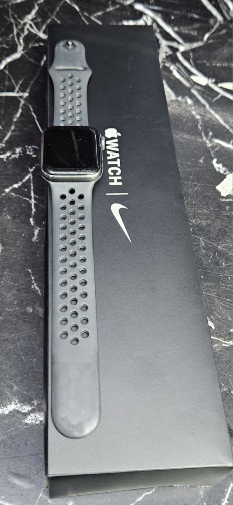 Часы Apple Watch se 2020 40mm