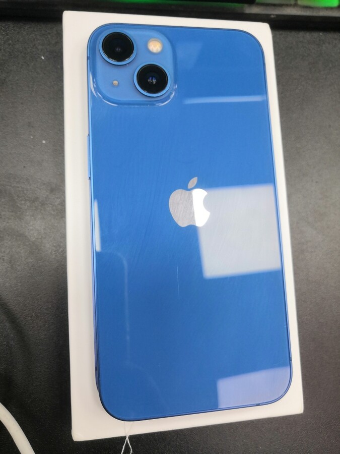 Смартфон iPhone 13 256 Gb