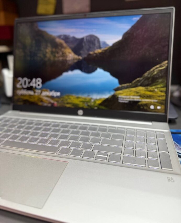 Ноутбук HP 15-eh0028ur