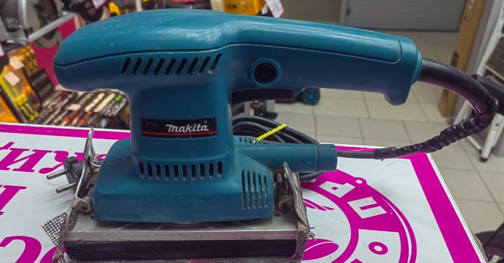 Шлифмашина Makita BO3700