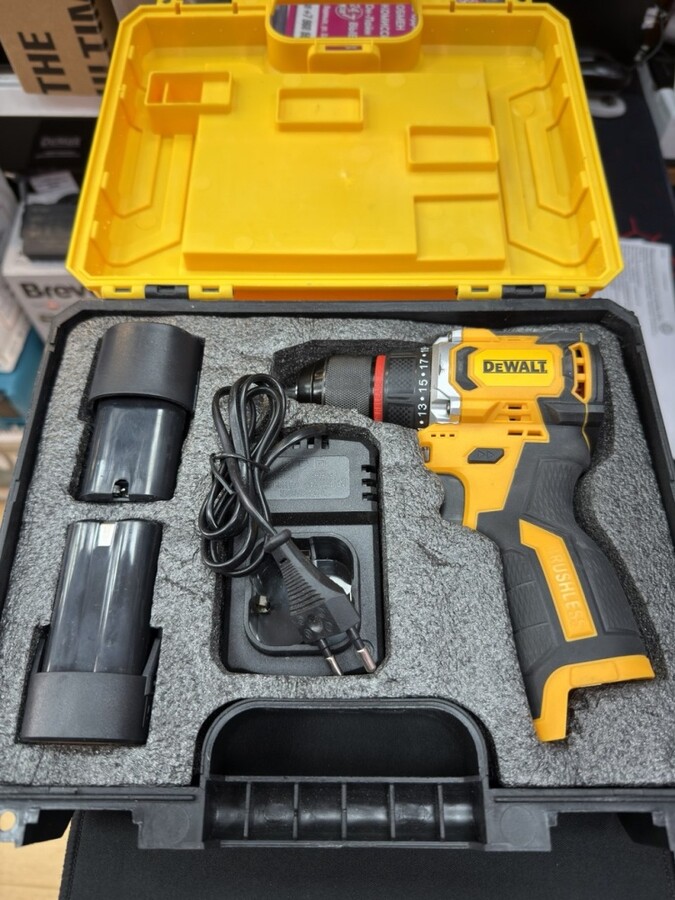 Шуруповерт DeWALT