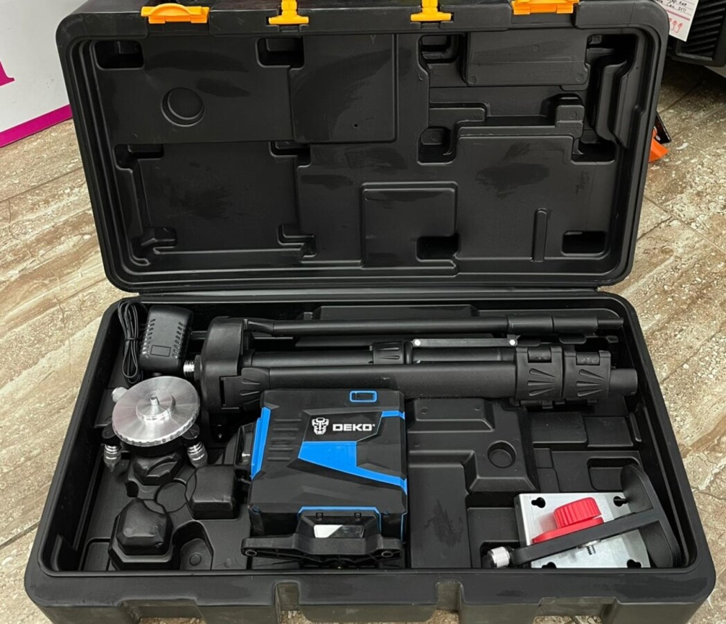 Лазерный уровень DEKO