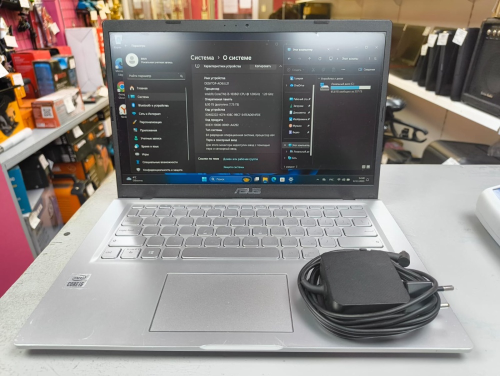 Ноутбук ASUS F415J