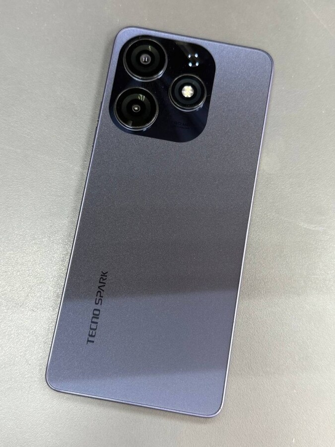 Мобильный телефон Tecno spark 10 pro 4/128