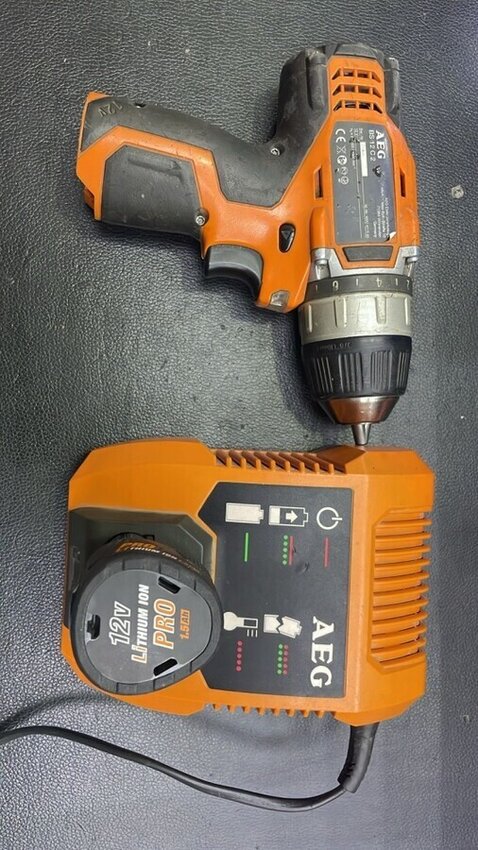 Шуруповерт AEG BS 12 C 2