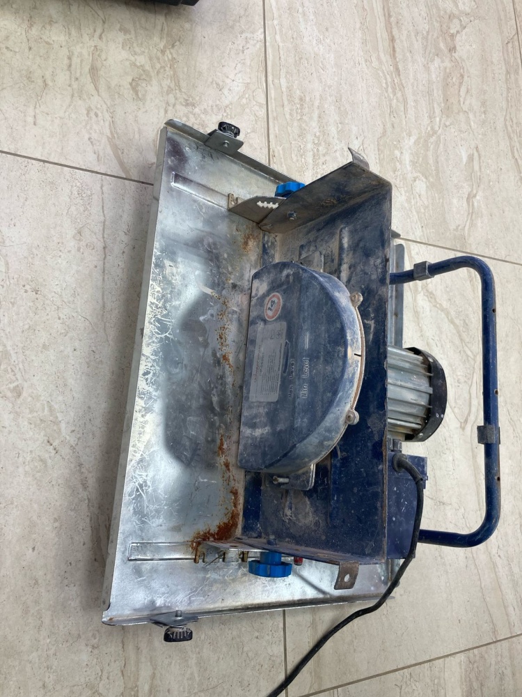 Плиткорез ЭНЕРГОМАШ ПР-9820Н