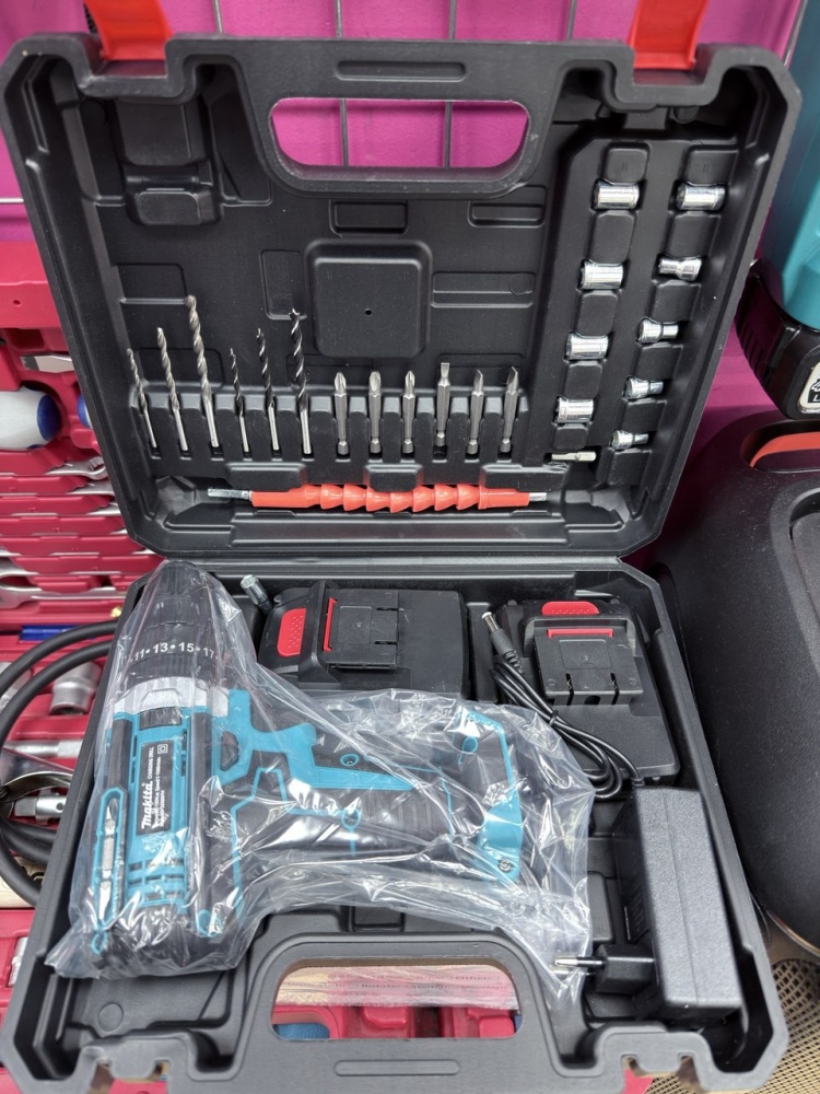 Шуруповерт MAKITA