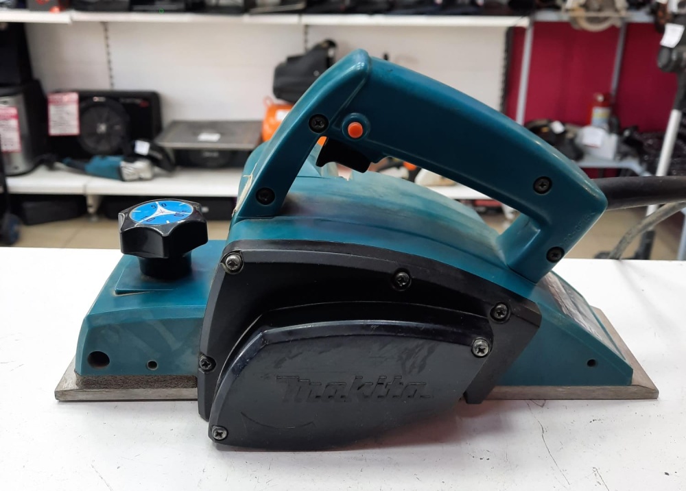 Рубанок MAKITA 1902
