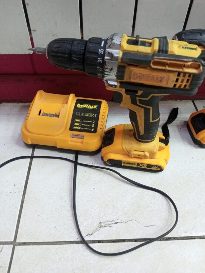 Шуруповерт Dewalt 21v