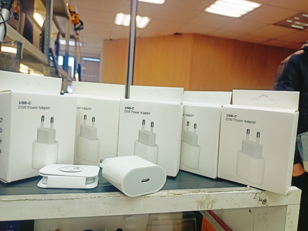 Адаптер Apple №2