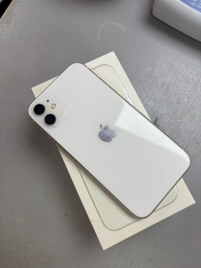 Смартфон iPhone 11 64Gb