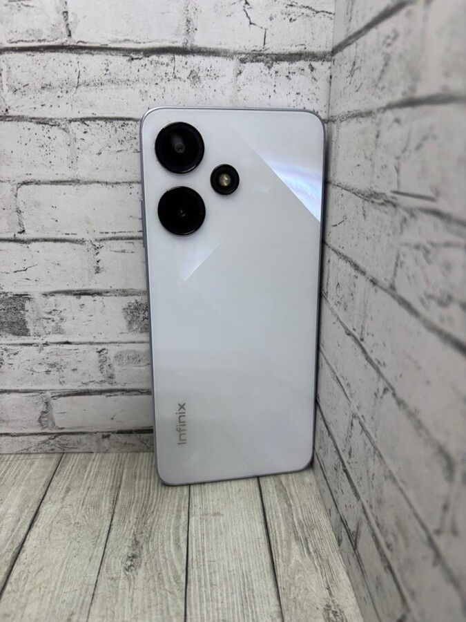 Мобильный телефон Infinix нот 30 8/128