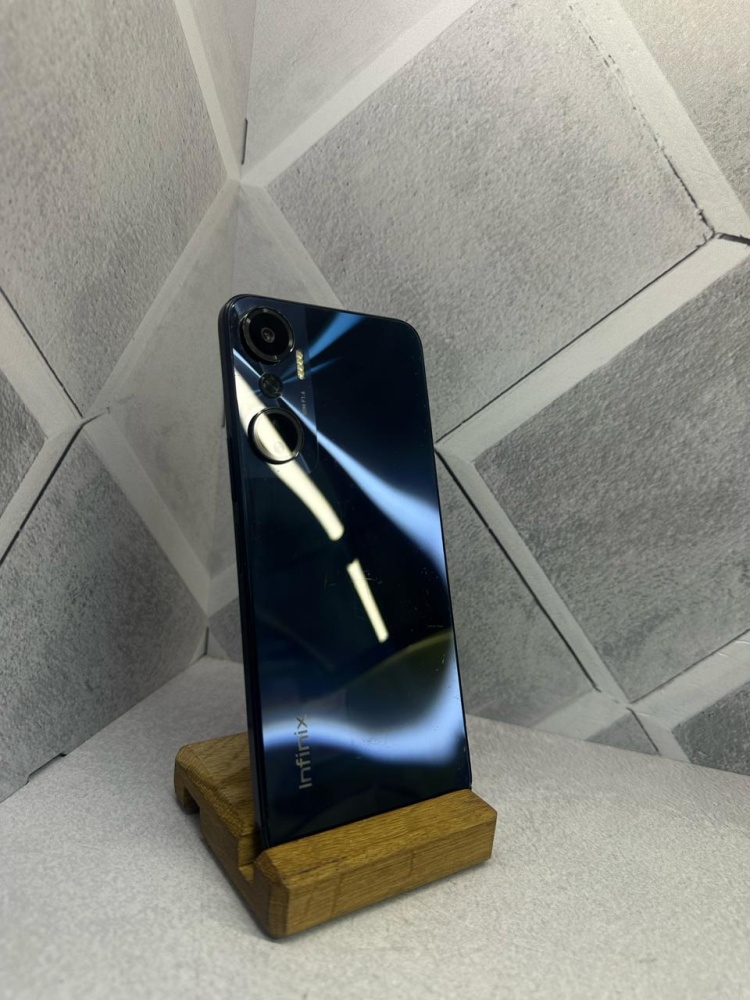 Мобильный телефон Infinix Hot 20 6/128