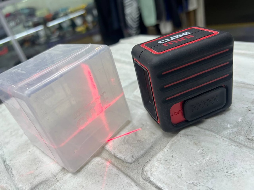 Лазерный уровень Cube mini