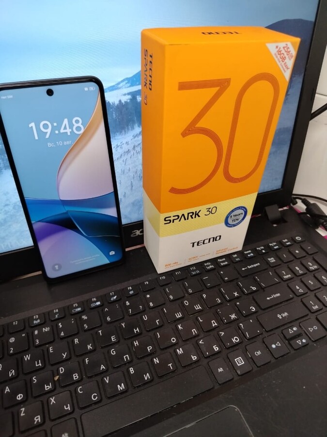 Мобильный телефон Tecno Spark 30 8\256