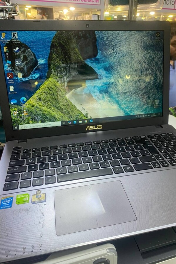 Ноутбук ASUS x550c