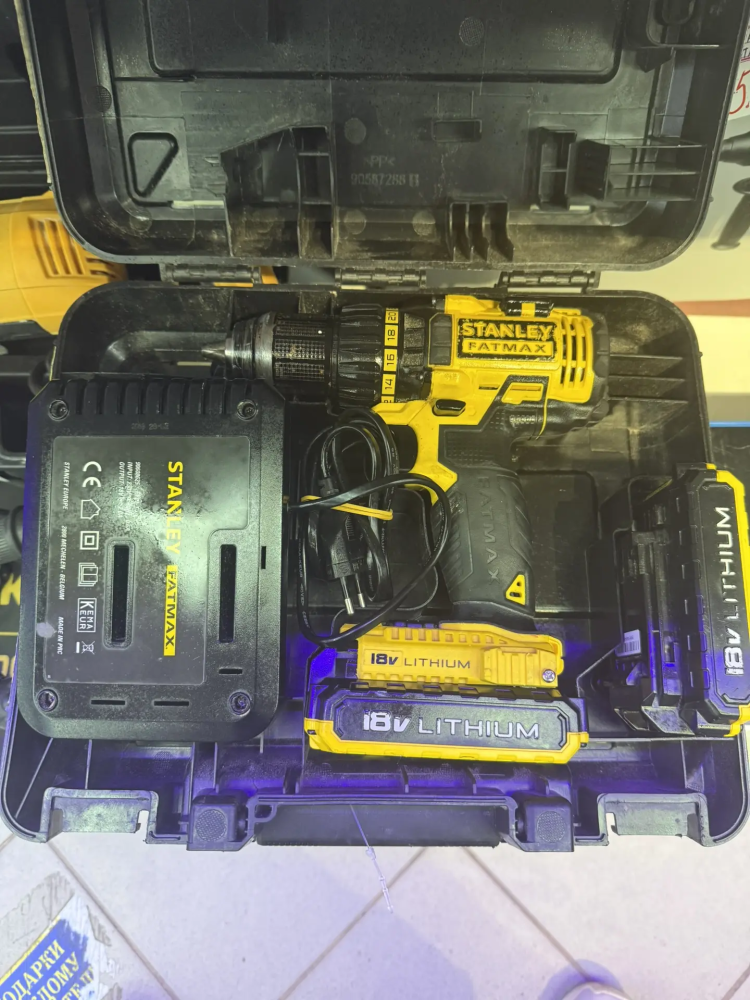 Шуруповерт Stenley 2 AKБ +з.уFMC