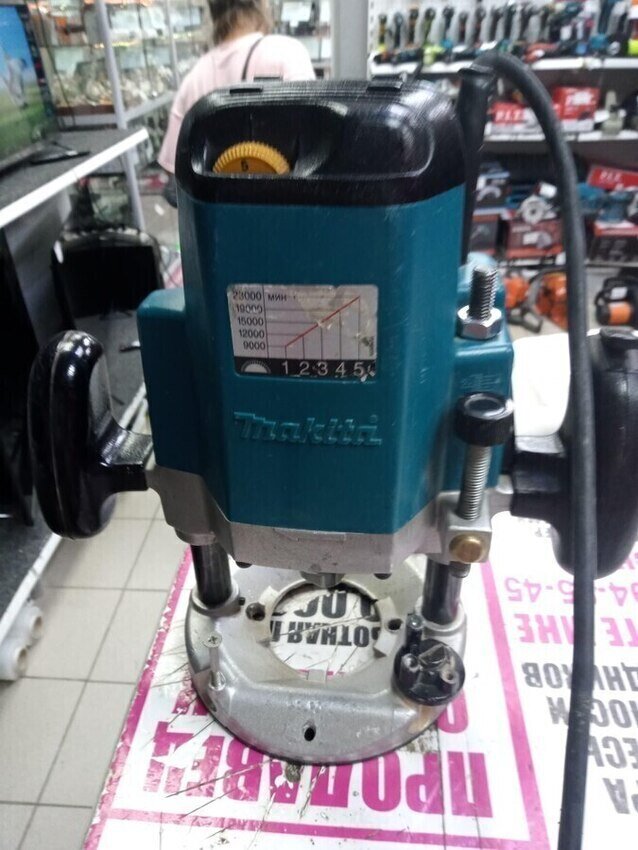 Фрезер MAKITA 3612C