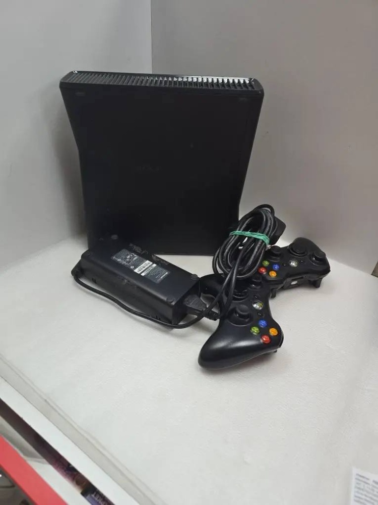 Игровая приставка XBOX 360