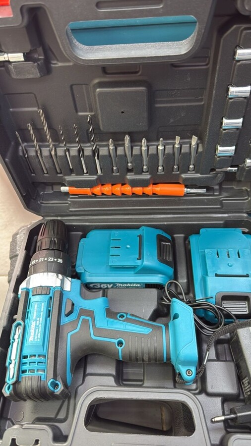 Шуруповерт макита