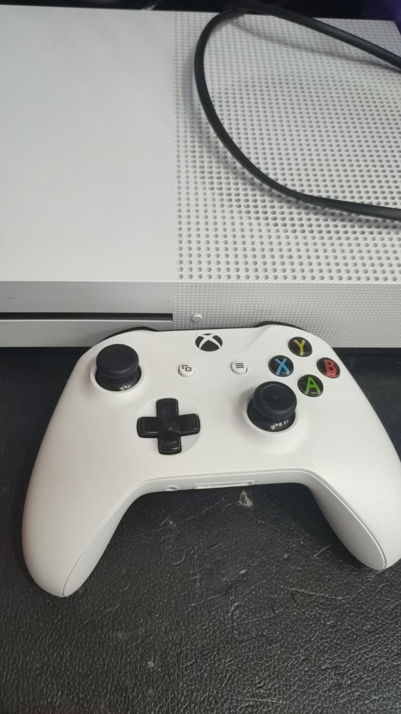 Игровая приставка XBOX ONE S