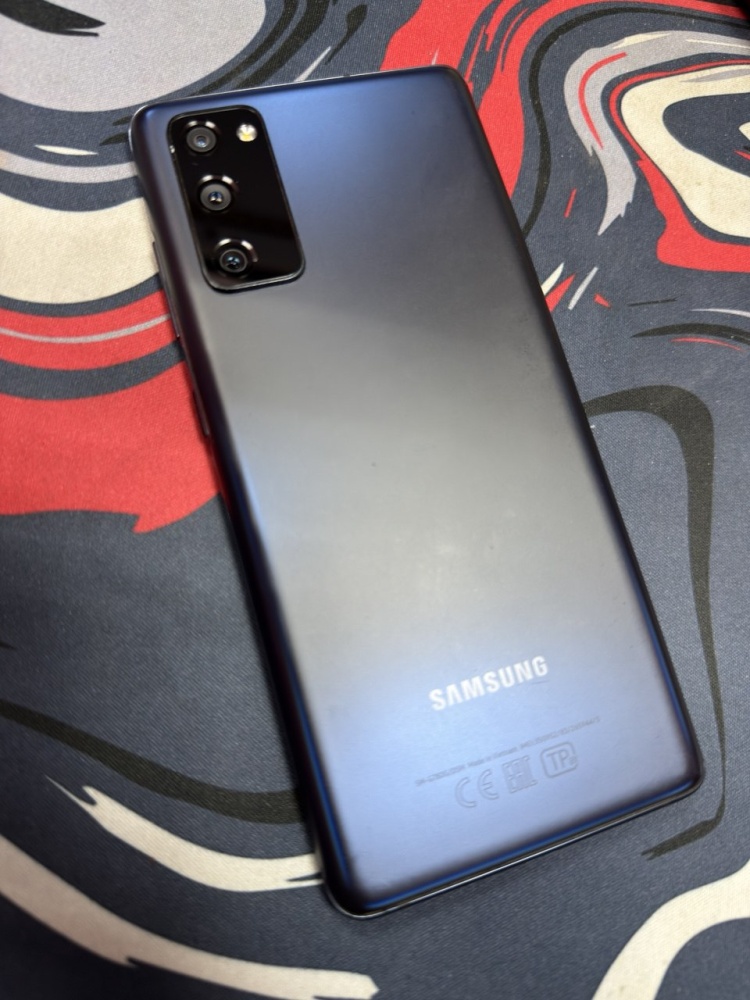 Смартфон Samsung S20 FE 6/128гб