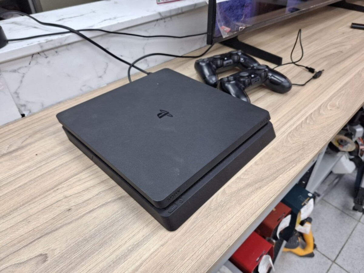 Игровая приставка Sony PlayStation 4 slim