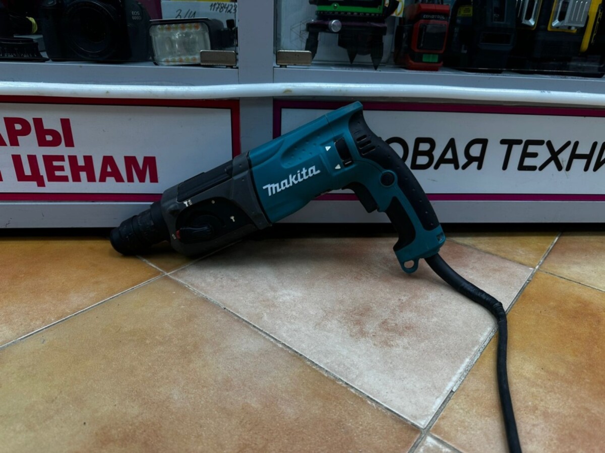 Перфоратор Makita HR 2470