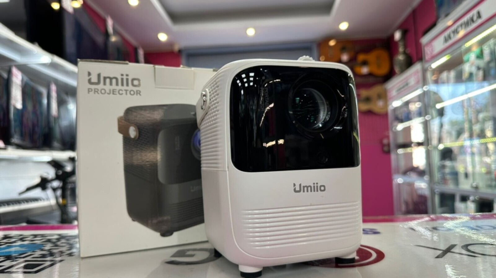 Проектор Umio A008