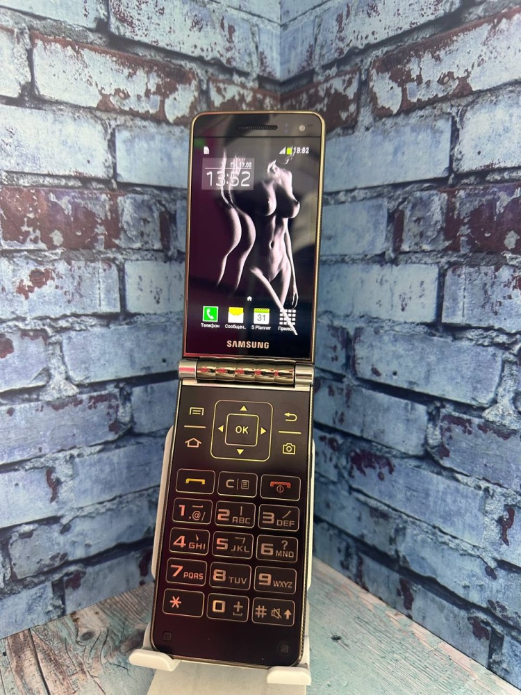 Смартфон Samsung GT-I9235