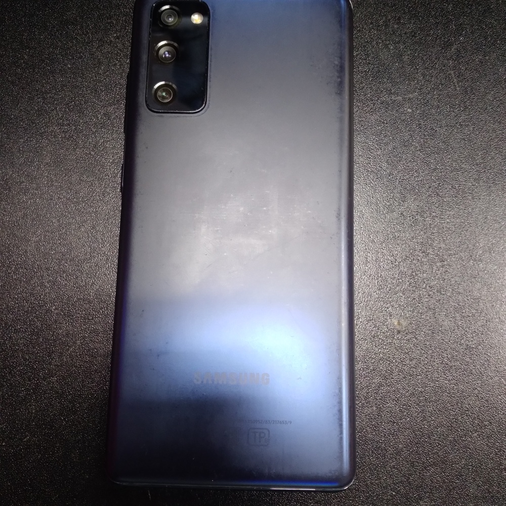 Смартфон Samsung S20 FE 6.128