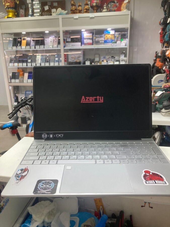 Ноутбук AZERTY 22H2