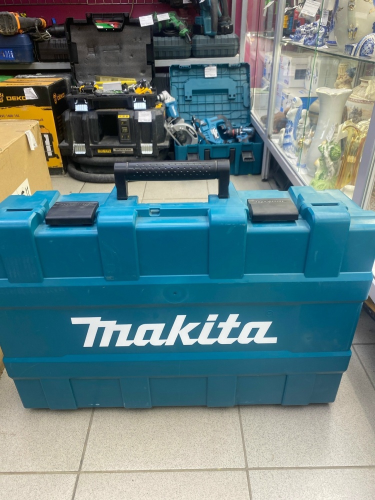 Перфоратор Makita HR 4013C