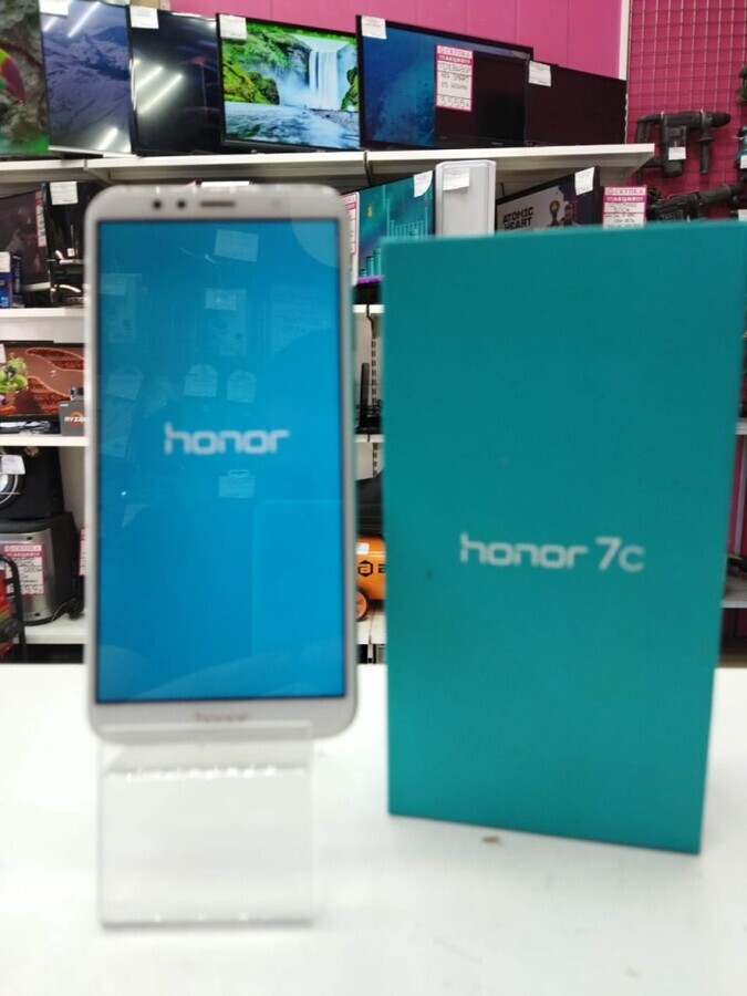 Смартфон Honor 7C 3/32