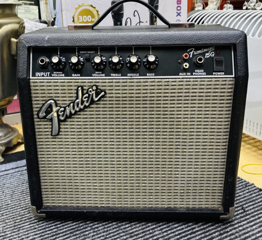 Комбоусилитель Fender frontman 15g