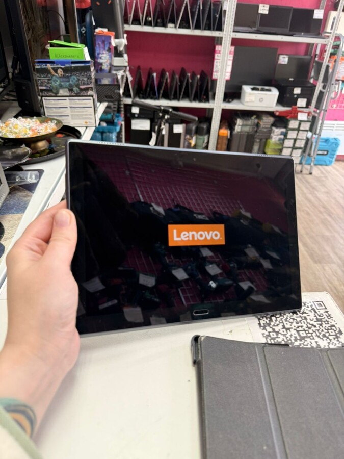 Планшет Lenovo