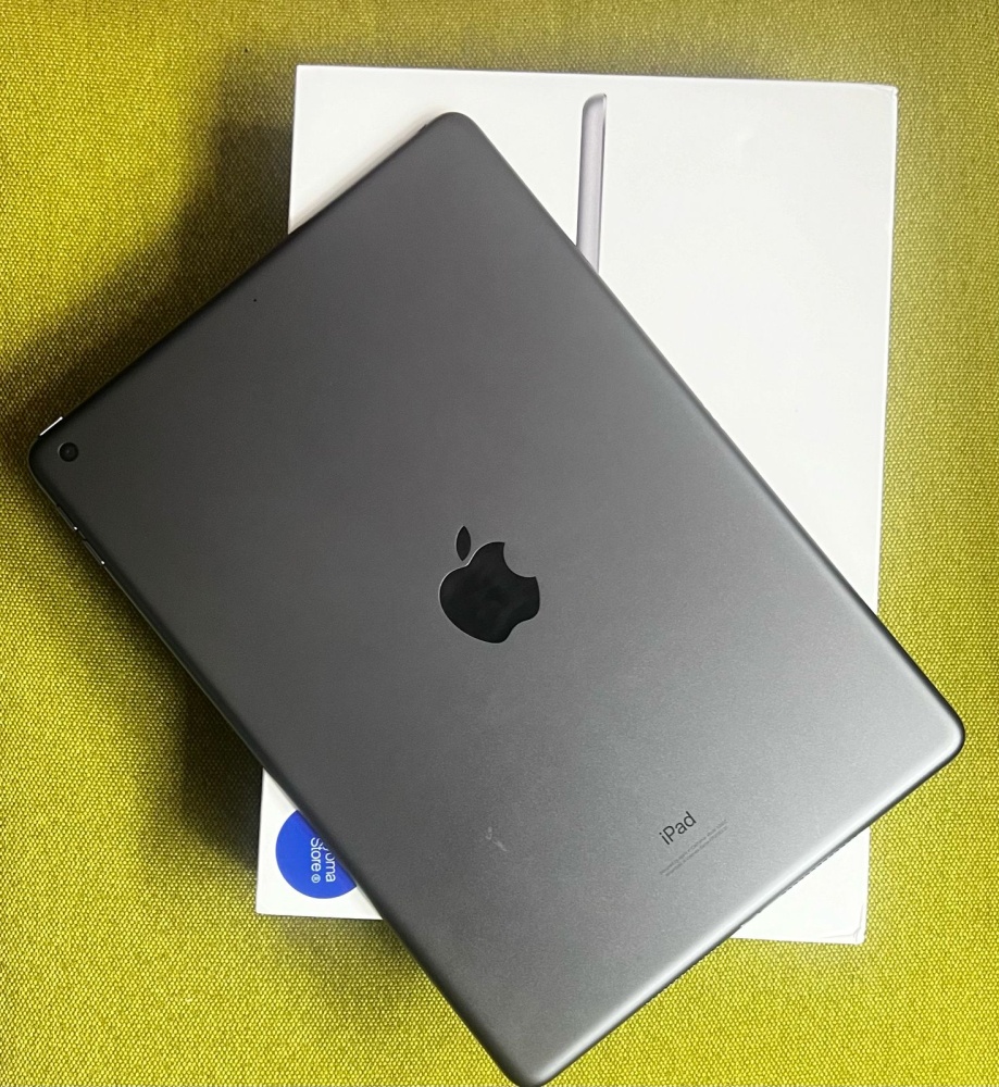 Планшет Apple iPad Air 9 поколения A2602