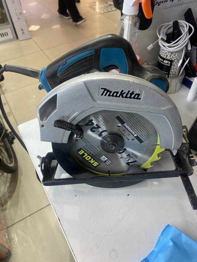 Дисковая пила Makita HS7600