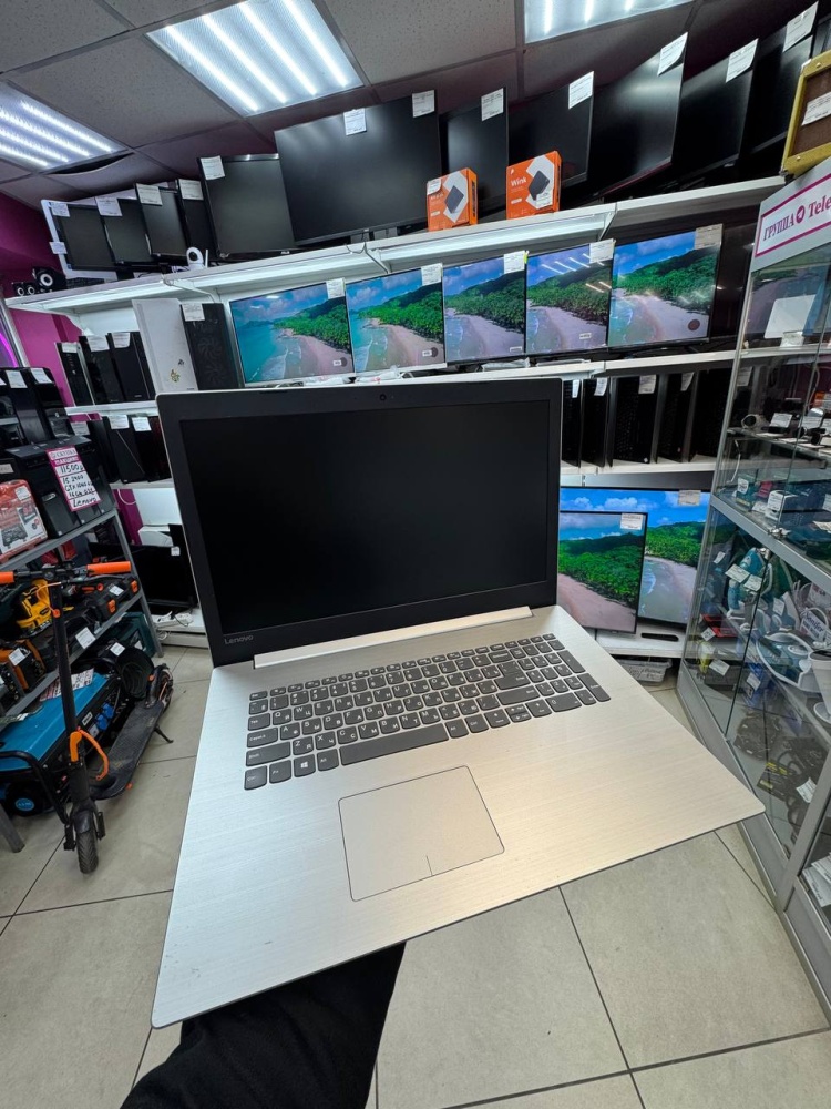 Lenovo 17 I5 12gb 2 видеокарты