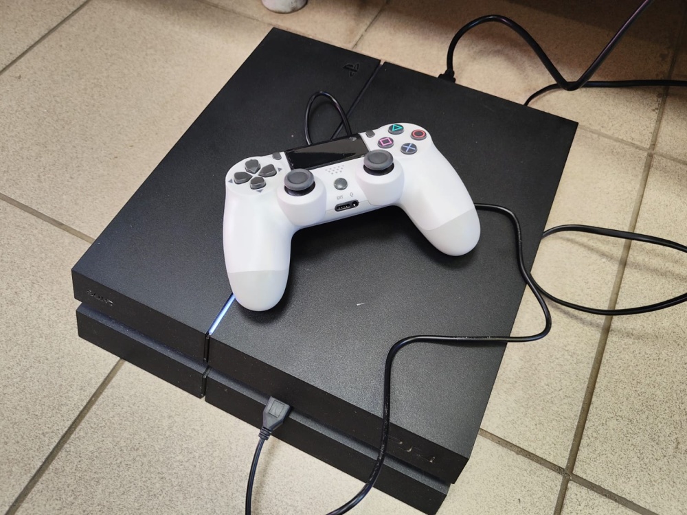 Игровая приставка Sony PlayStation 4 fat 500ГБ