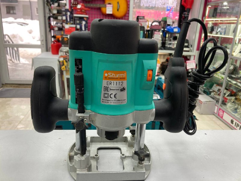 Фрезер Sturm ER1112