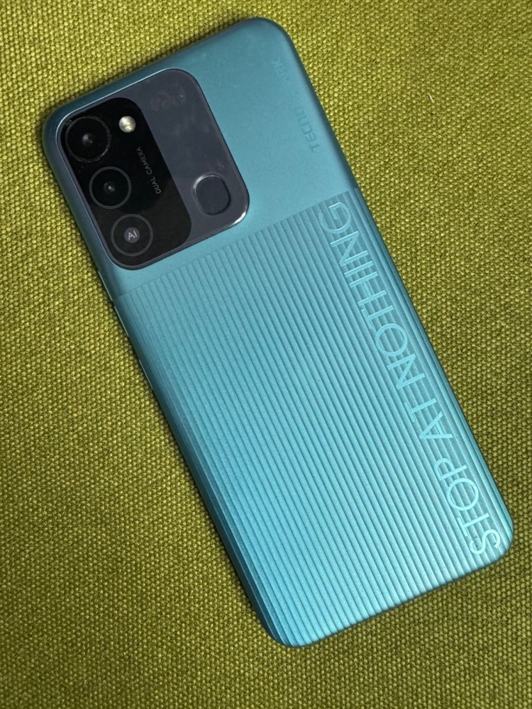 Мобильный телефон Tecno Spark 2/32