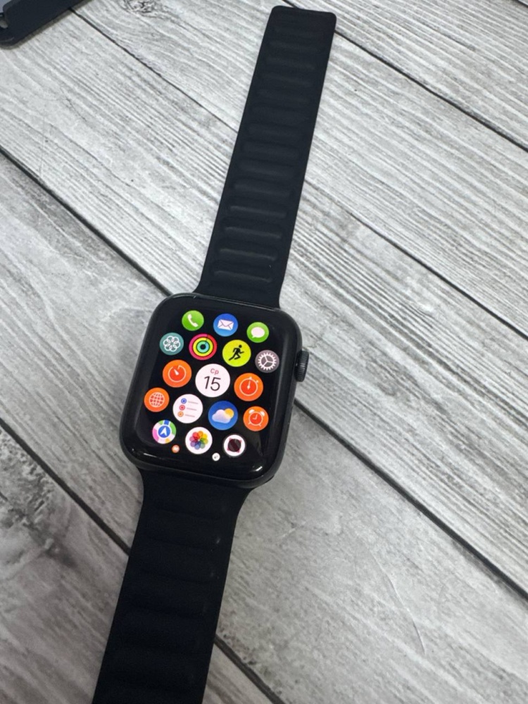Часы Apple Watch SE 44mm 2020