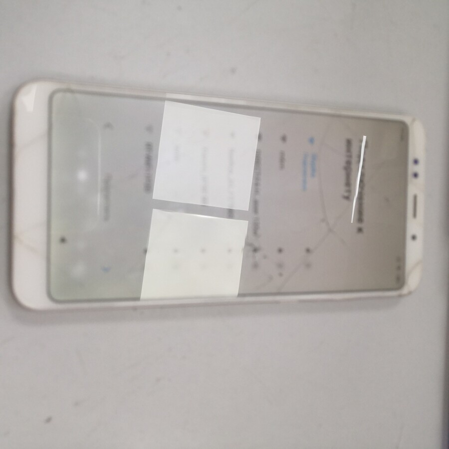 Смартфон Xiaomi Redmi 5+ 3/32