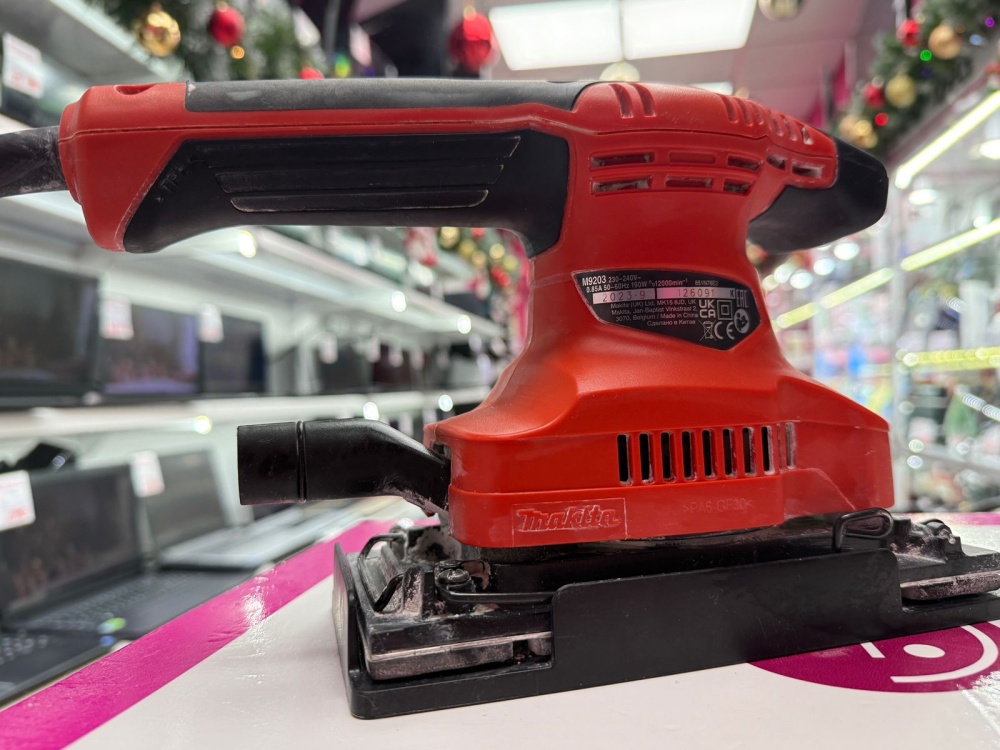 Шлифмашина Makita M9203