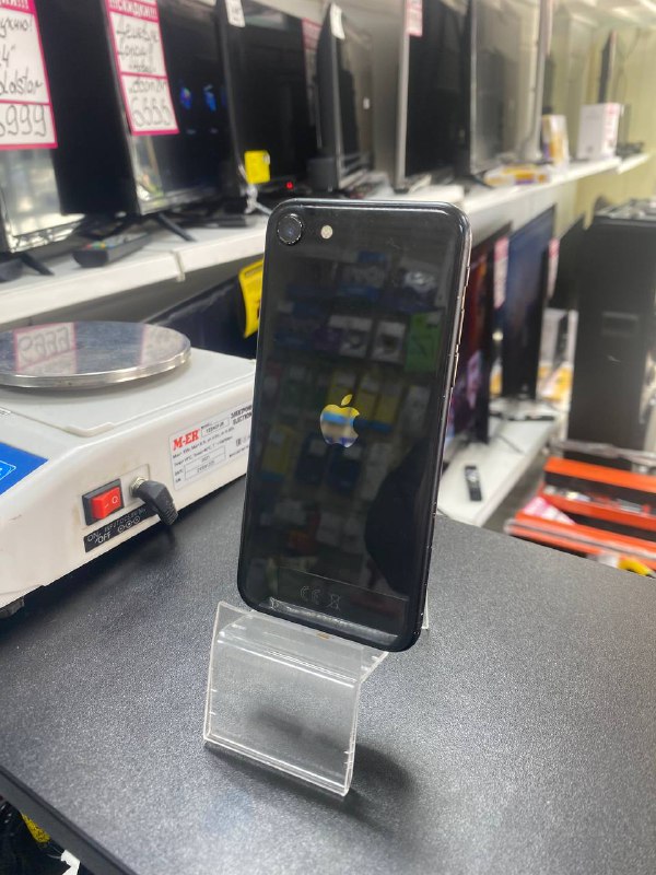 Смартфон iPhone SE 64gb