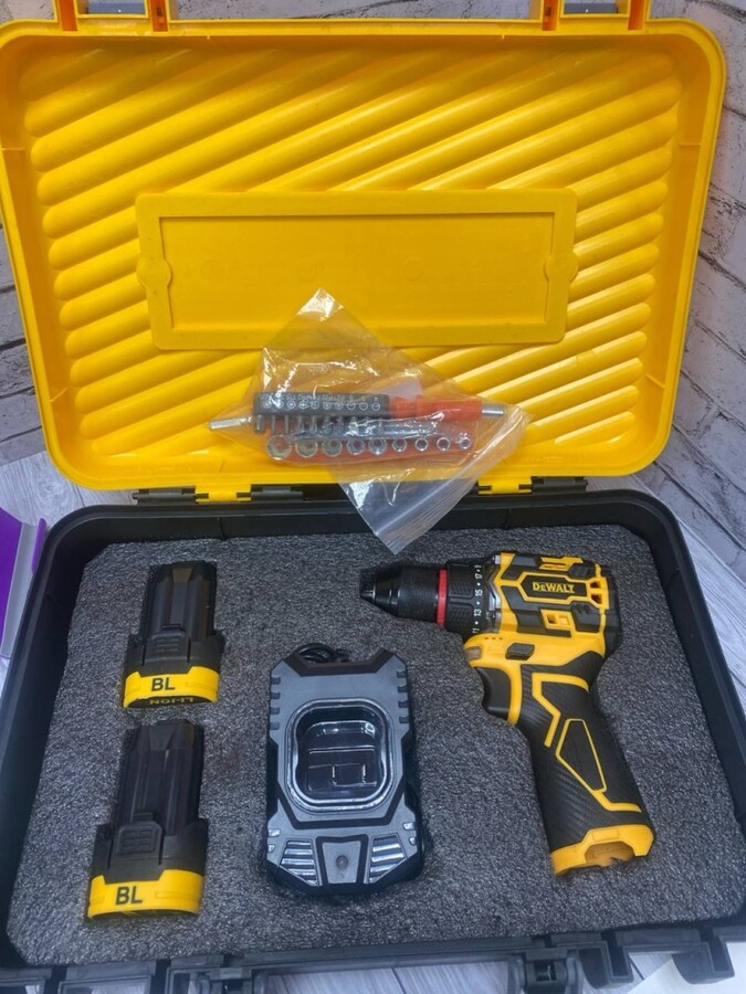 Шуруповерт безщеточный  DeWALT R