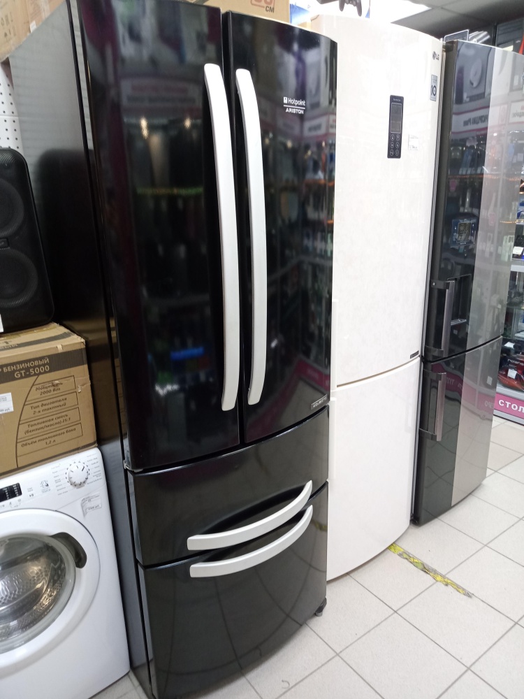 Холодильник HOT POINT ARISTONE NO FROST