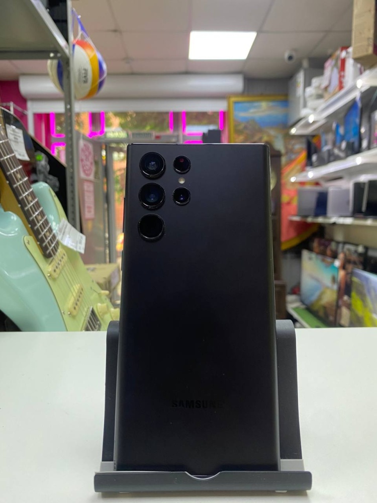 Смартфон Samsung S22 Ultra 256/12